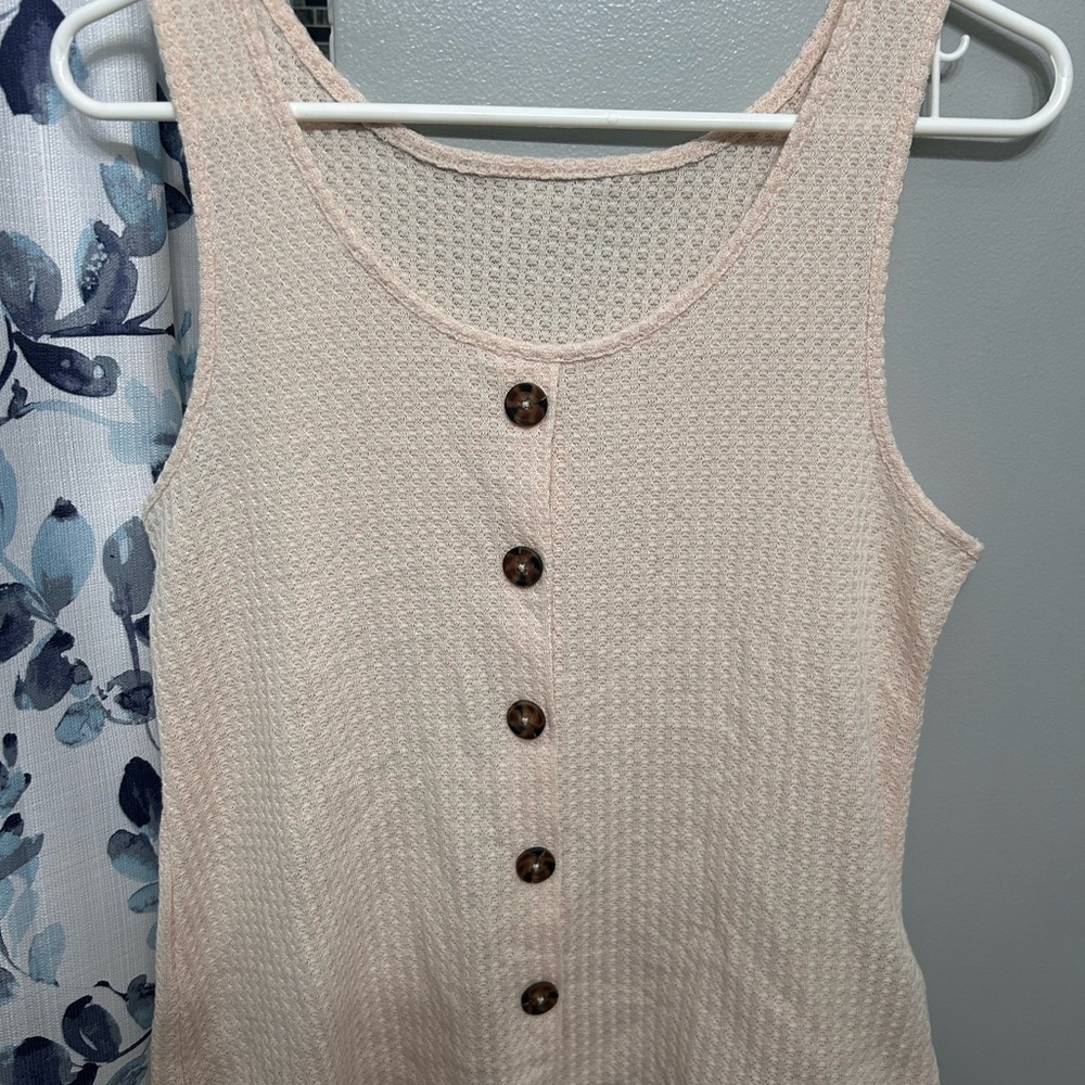 cream button tank